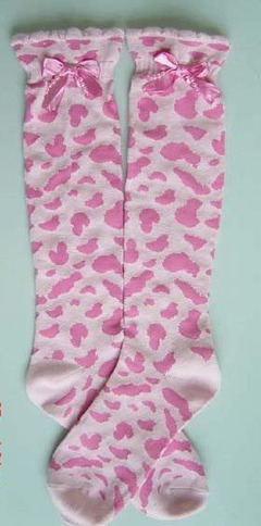 提花女长统袜 诸暨力霸针纺织品的时尚与品质